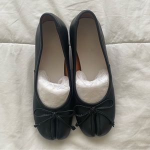 Black Tabi Split Toe Ballerina Heeled Flats